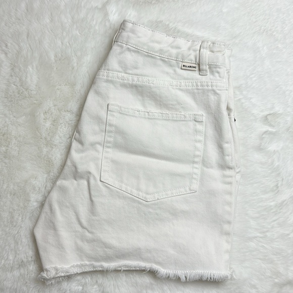 Shorts - Picture 4 of 4